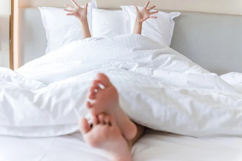 10 phút  mỗi sáng thực hiện vài động tác “khởi động” ngay trên giường sẽ giúp bạn càng khỏe khoắn hơn.